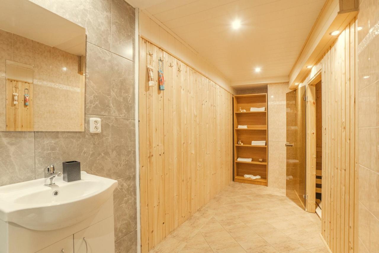 Wellness Studio! Finnish Sauna, Whirlpool, Gym & More! Prague Exterior photo