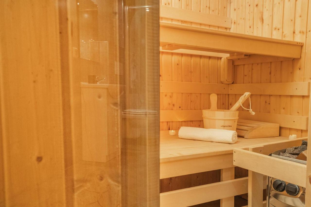 Wellness Studio! Finnish Sauna, Whirlpool, Gym & More! Prague Exterior photo
